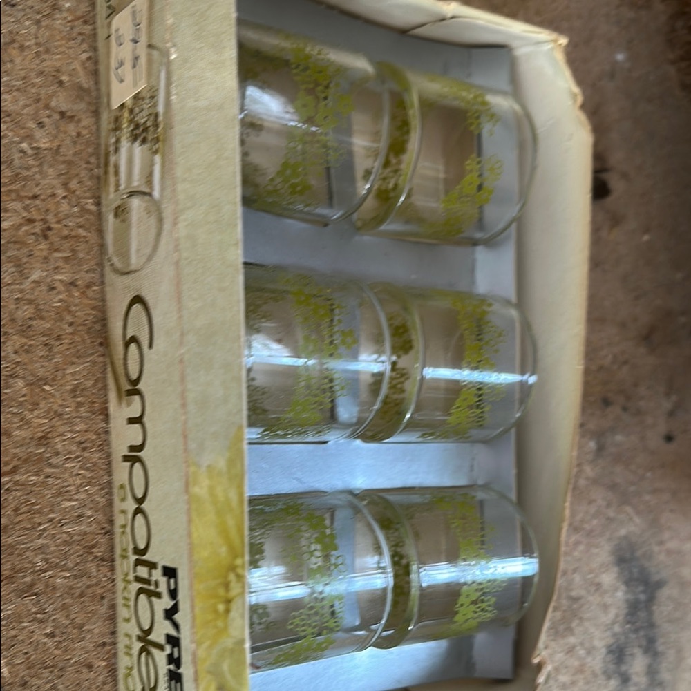 Pyrex Glass Napkin Rings x 6 / Spring Blossom Green / Crazy Daisy